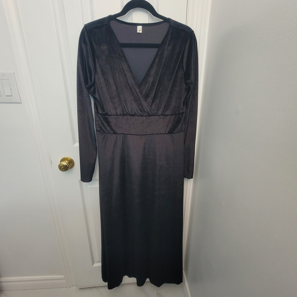 NWOT Elegant Velvet Black Prom Dress Women XL